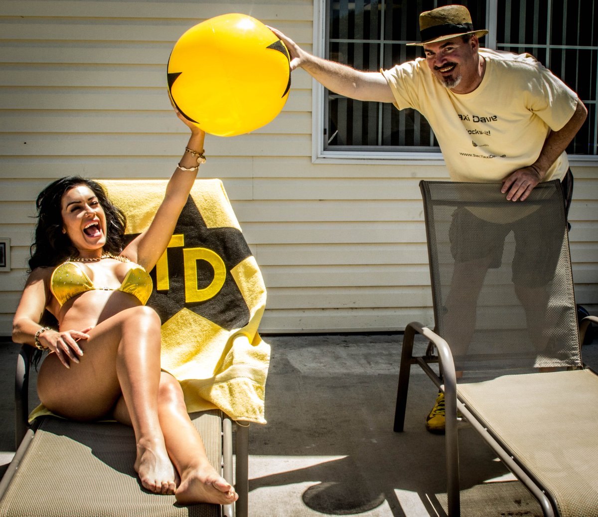SacTaxiDave's tweet photo. Here is a pic of #TD having fun n the sun w/@cjsparxx on set of #TheNextEpisodeOfTaxiDave https://t.co/zUwC4xuNMC http://t.co/tyN1nYI5ug