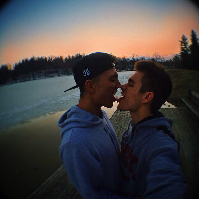 Cute_GayCouples's tweet photo. #cutegaycouples http://t.co/AEeBoa0etK