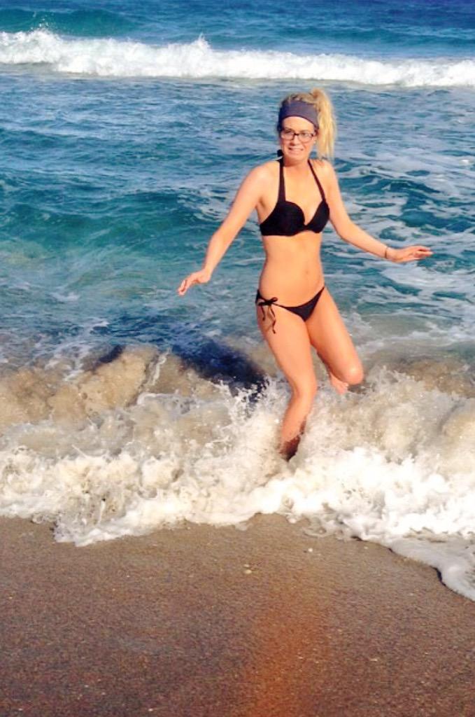 KanouffTricia's tweet photo. Watching shark week has me remembering why I'm terrified of the ocean... #thatface #absoluteterror #Sharkweek 🐬🐬 http://t.co/SN9Ze1HyOL