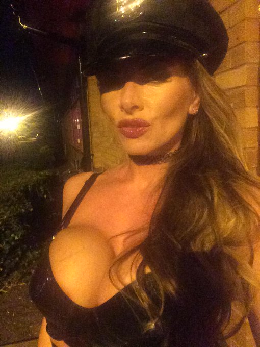 Back on in 5 mins boys #latex #milf #phonesex @BabestationTV 💋💋 http://t.co/yXLiWXVuxI<a href="/tag/latex"class="tags">#latex</a><a href="/tag/milf"class="tags">#milf</a><a href="/tag/phonesex"class="tags">#phonesex</a>