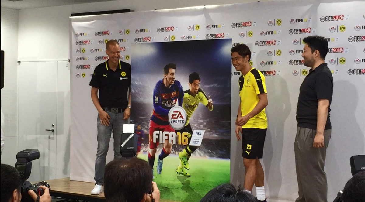 Ea Sports Fifa Jp Auf Twitter Fifa16 日本のパックヒーロー Bvb 香川真司 選手と一緒に昨日の記者会見でパックアートを初披露 等身大パネルにサインをしてニッコリ 香川選手からのコメントはこちら Http T Co U2zusfxzkk Http T Co D7vjj7pra6