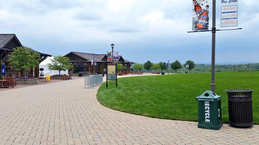 Josh_Tanis's tweet photo. It's very convenient having @BethelWoods so close to the lake house. http://t.co/aEoY78eHg0