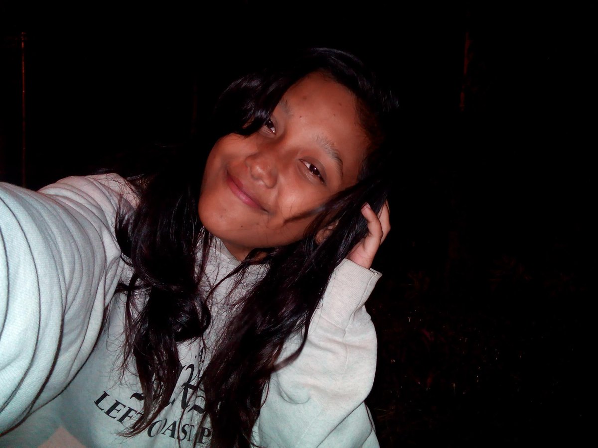 Natnitnut_'s tweet photo. ciyee yg ga krasa rambutnya uda panjang aja :v http://t.co/YoJ9AOrdQ6