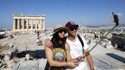 CNBC's tweet photo. Here’s Greece’s biggest fear after ‘No’ vote: http://t.co/TtmWU0VuU8 http://t.co/1ueWiCgm9B
