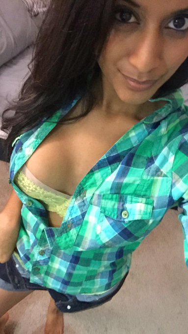 Coming on before 11. Get your guns ready! #PewPewPew #TeamJisel #GettinJizzyNow @EliteCamPromos @MyMFCGirlz<a href="/tag/pewpewpew"class="tags">#PewPewPew</a><a href="/tag/teamjisel"class="tags"><span>#teamjisel</span></a><a href="/tag/gettinjizzynow"class="tags"><span>#gettinjizzynow</span></a>