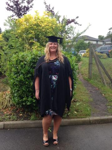 vicky7p's tweet photo. Graduation! Huge thank you to @wendyphillips19 and @lisaphi71412651 for helping me with Shibs. #graduation http://t.co/K1zn7tdhbf