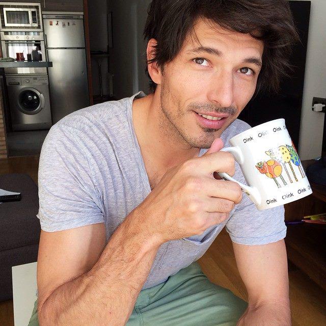 nicocastromuso's tweet photo. SE BUSCA. Responde al nombre de Hugo (@hugomunozmuso ). Si alguien lo ve, por favor, que se ponga en contacto conmigo http://t.co/XJqLZKvu3X