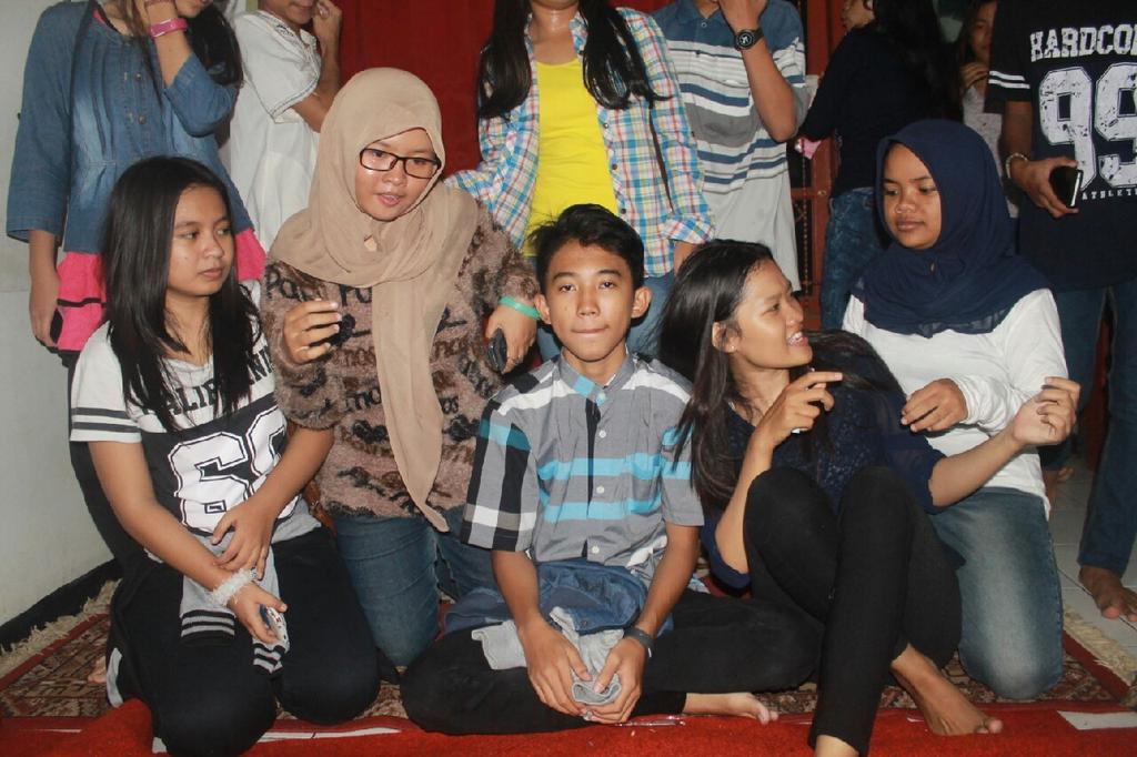 9Boosforcess's tweet photo. @ratumelindatp @annabila5 @Irawan_depe @__Anggy @Natnatashaa http://t.co/PjoRlL2ezN