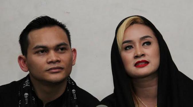 liputan6dotcom's tweet photo. Lia 3 Serigala dan Mbah Mijan Belajar dari Anak Yatim http://t.co/xZJSLk35BX http://t.co/OvsdbggR2L