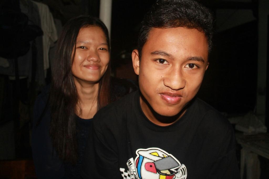 9Boosforcess's tweet photo. Akhirnya owner bisa foto sama gebetan.dududuh~ http://t.co/KRC81DUPp6