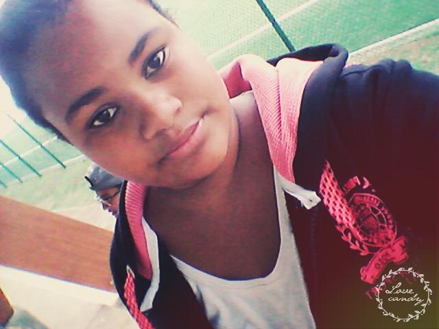 YolaDelblond's tweet photo. On a pas besoin d'un conte de fee, on a juste besoin de quelqu'un avec qui on n'est bien !!! #Love #Moiii http://t.co/3ycCNyQrAw