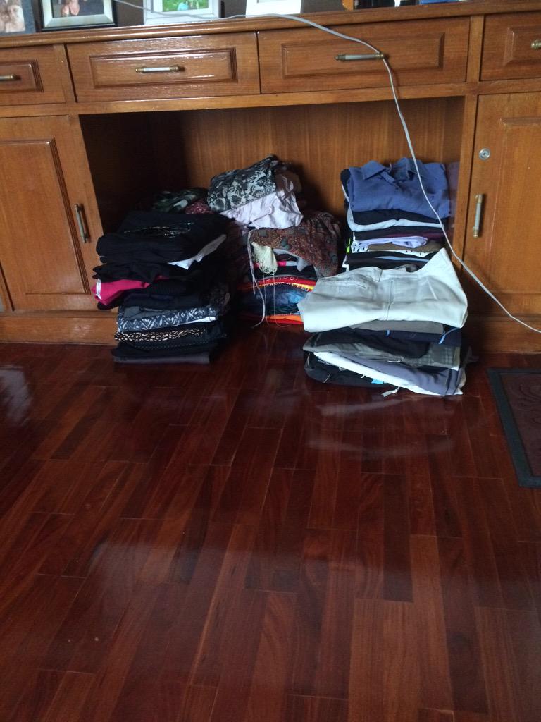 succinctAnchan's tweet photo. Has anybody an organization or charity in mind where I can drop of some clothes for a good reason ?Thanks #donation http://t.co/Qp7A9BpqZo