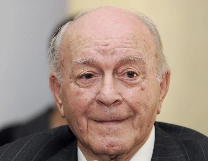 marca's tweet photo. Don Alfredo, qué pena que te fuiste. Nuestro homenaje en el primer aniversario de su muerte  ▶ http://t.co/SraOZnGScx http://t.co/30beArMJYD