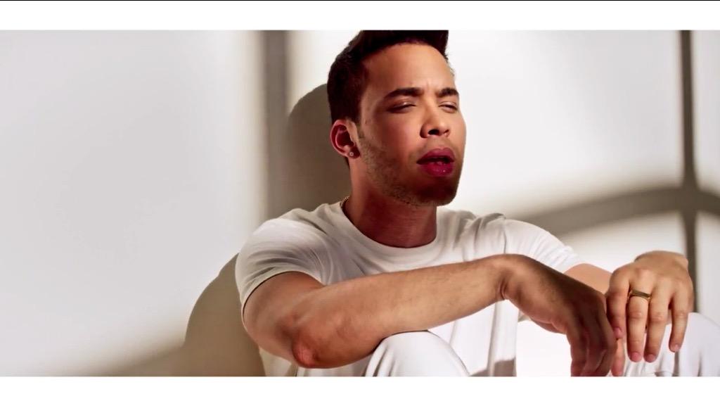 loveroycexo's tweet photo. #ExtraordinaryMusicVideo reminds me a lot of "nada" ππ time flies!! @PrinceRoyce http://t.co/EJXWDRUOco