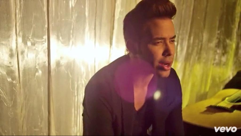 loveroycexo's tweet photo. #ExtraordinaryMusicVideo reminds me a lot of "nada" ππ time flies!! @PrinceRoyce http://t.co/EJXWDRUOco
