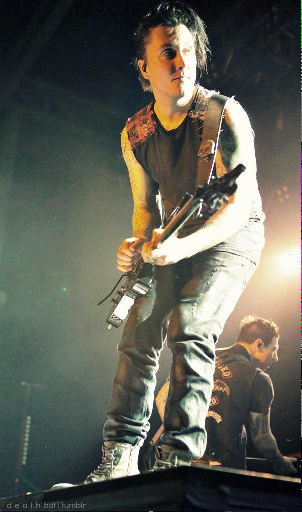 Happy birthday synyster gates!!!     