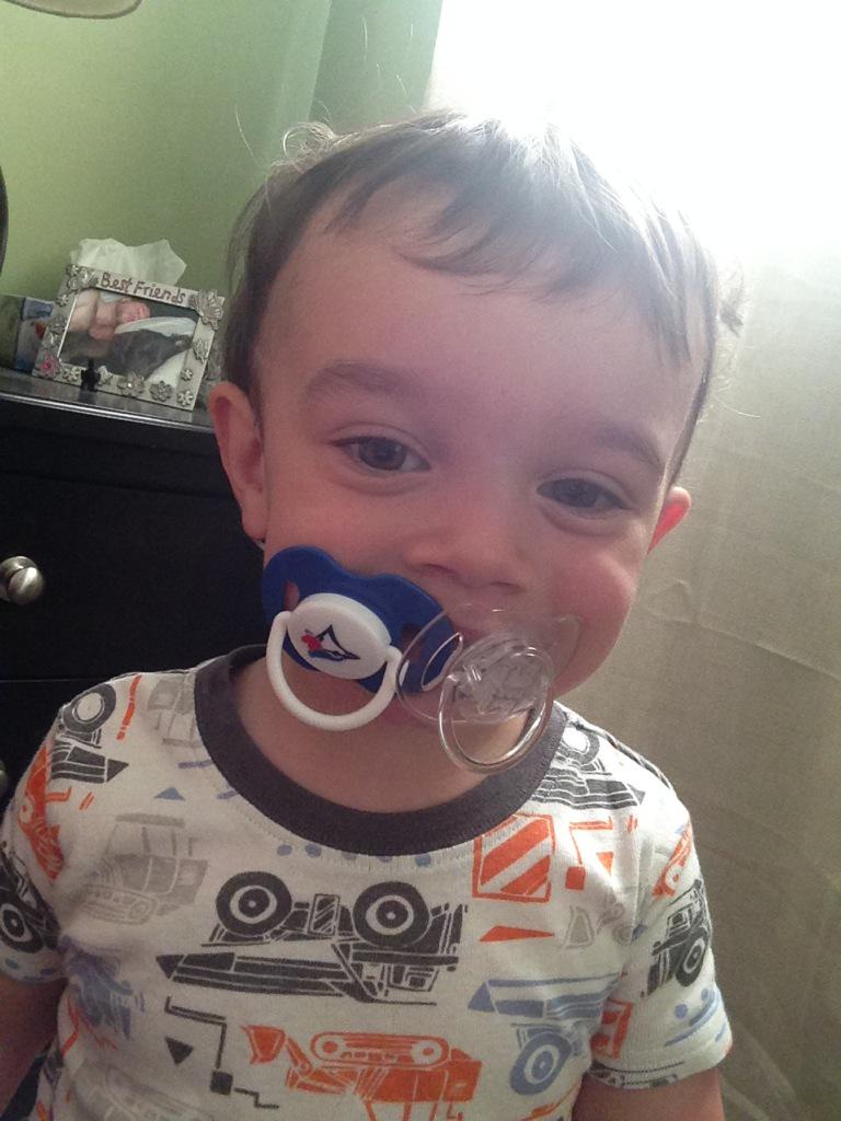 JJCurtis96's tweet photo. 2 Soothers http://t.co/MgDceyUZ90