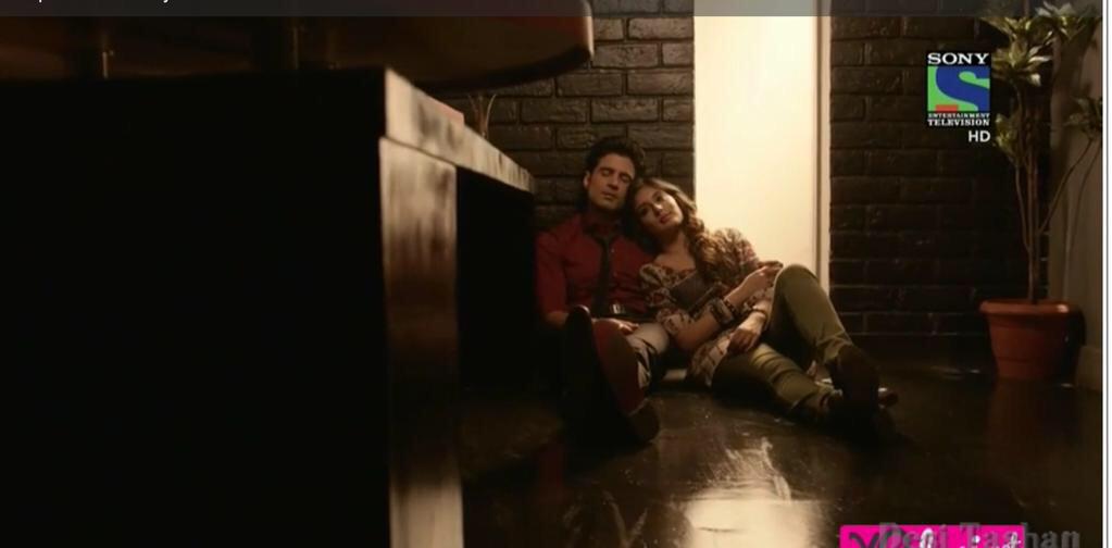 How many of you having sleepless nights after this scene #KaYa #love #Reporters #soclose