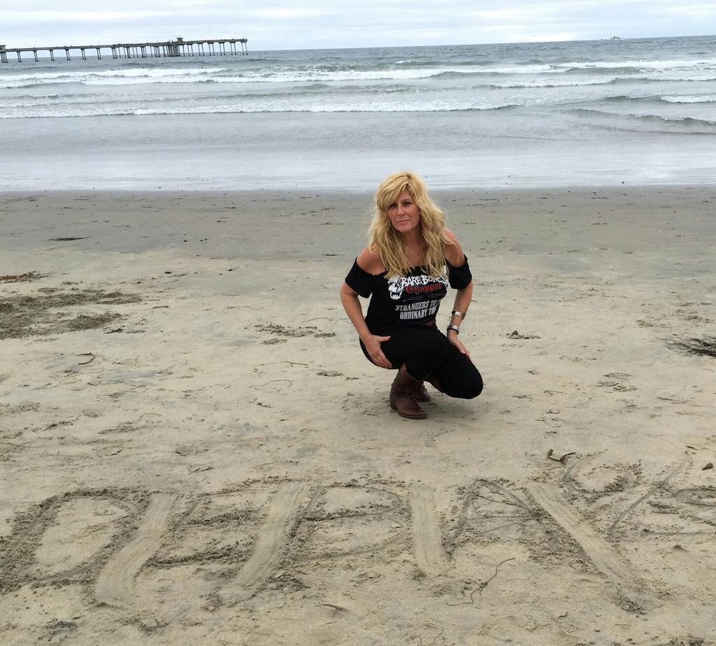 LiveInPerson's tweet photo. When your sister spells your name wrong in the sand #debranotdebar #beach #California #BareBoneschopper #stillsonice http://t.co/8XFKbSqcCX