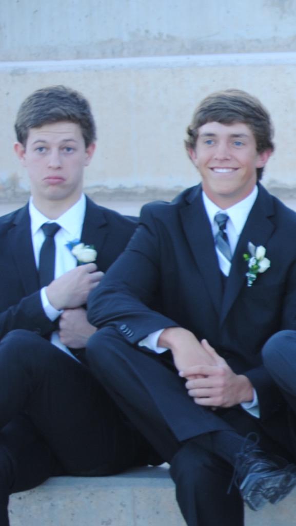 ReedWhiting's tweet photo. Good luck to these 2 boys in California and Honduras love you elder short and elder Pickron you'll do big things:) http://t.co/VaZ9CXVnLI