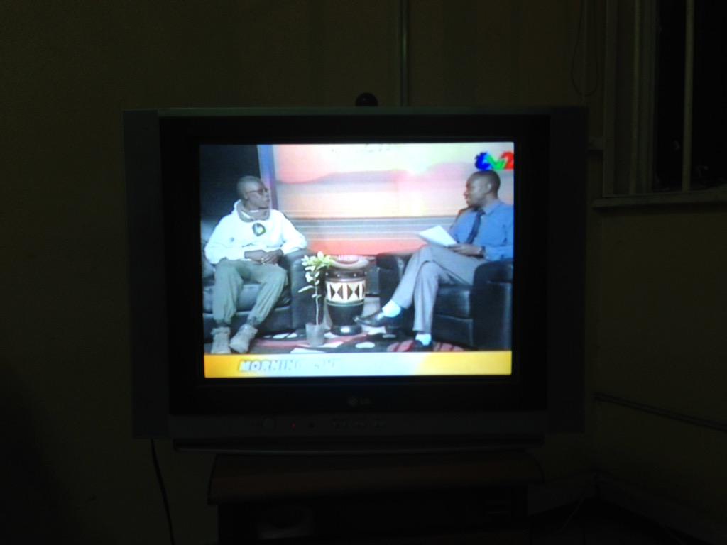EarthFest_'s tweet photo. Hey @MYZNBC @LivingstoneTA #unclebenj love on tv talking #climatechange #solutions http://t.co/95yxNP9Waf