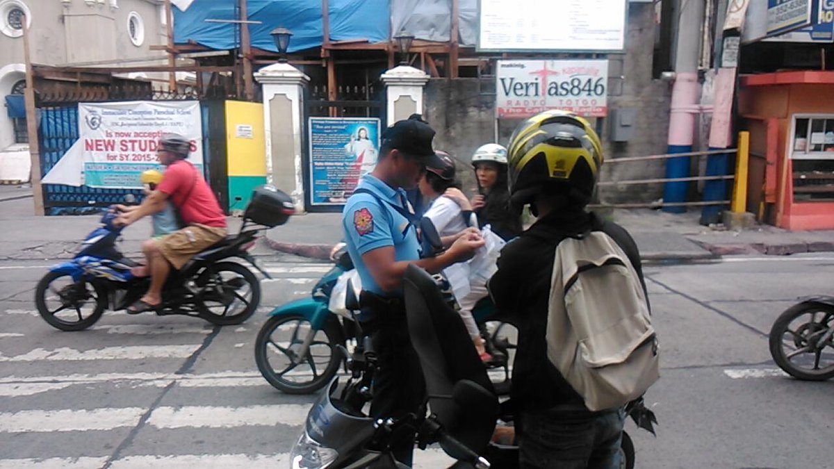 PCP7MCPS's tweet photo. 07-04-2015
OPLAN SITA conducted led by SPO2 Pajarilla with elements of PCP 7 along Gen Luna st Concepcion, Malabon http://t.co/mjnfOe0ou6