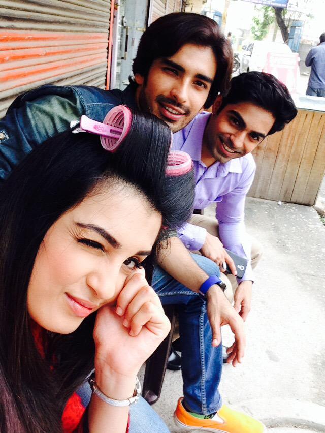 itsmohitsehgal's tweet photo. It feels gr8 shooting in my home town. Suppa happy#delhi#vibes#sarojini# http://t.co/n8MrIkUXHQ