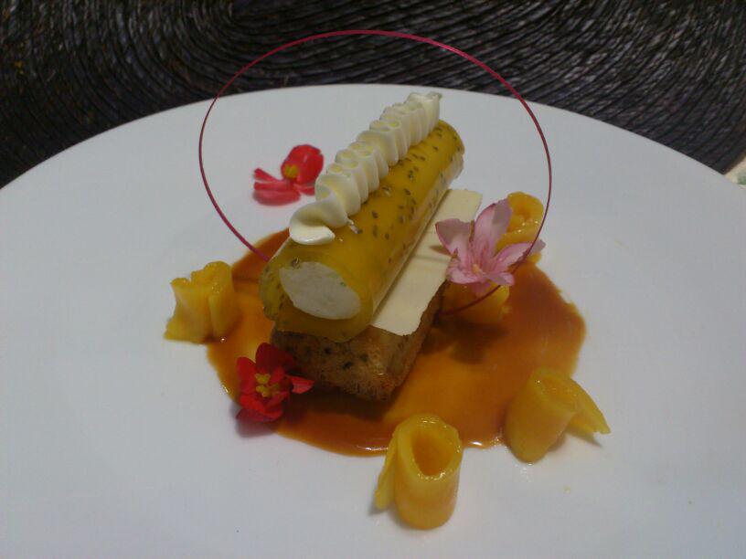 NallelyCal's tweet photo. Hacer un postre al momento, emplatarlo y comerlo en el mismo restaurante adquiere otra dimensión.Esto es el #POSTRERO http://t.co/qSsUzGXvVJ