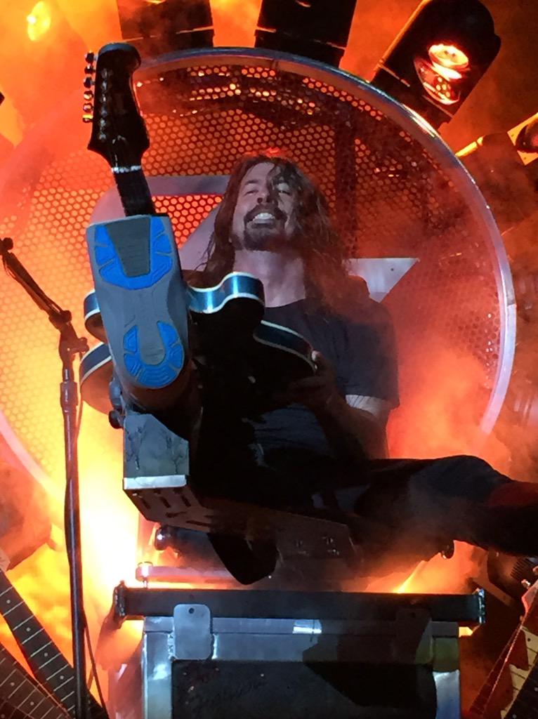 twopeas1pod's tweet photo. @foofighters - thank you for an awesome show tonight! http://t.co/D5emsV6FoY