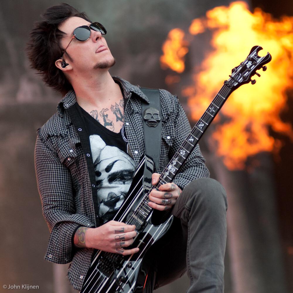 Happy birthday Synyster Gates! 