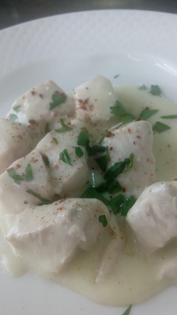 stephenxmarcelo's tweet photo. Cooked Chicken Blanquette and
Mackarel en Papillote today #Primlab http://t.co/K1bZKDk5v5