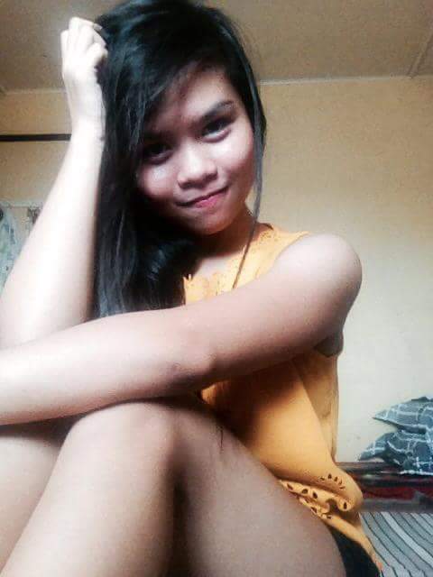 adriaaass_'s tweet photo. feeling alone in my bedroom. hikkss http://t.co/Vj1wbN9g37