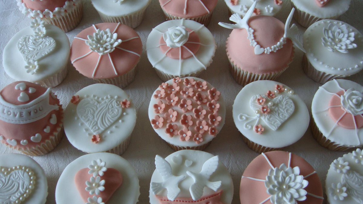 HavenOrchards's tweet photo. #havenorchards #cupcake #week http://t.co/owkGGgnXsd