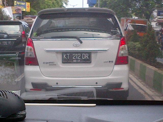 decimok's tweet photo. Nemu plat kaltim di malang hahaha http://t.co/WGjud19T2J