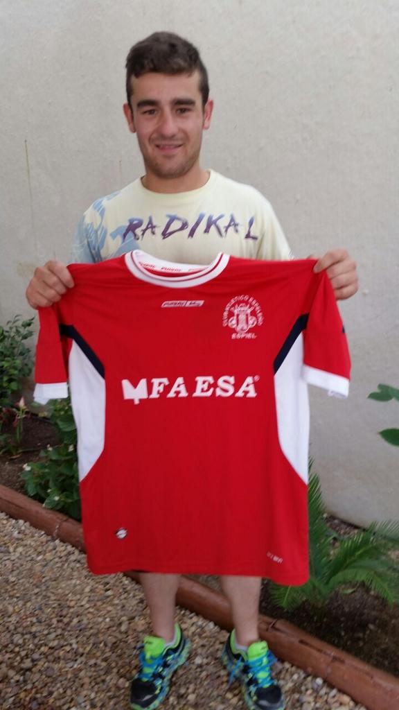 AtcoEspeleno's tweet photo. OFICIAL: ROQUE NUEVO JUGADOR DEL ESPELEÑO B PROVIENE DEL DOS TORRES BIENVENIDO Y SUERTE

---
---
Enviado por WhatsApp http://t.co/Ye7weWDLl1
