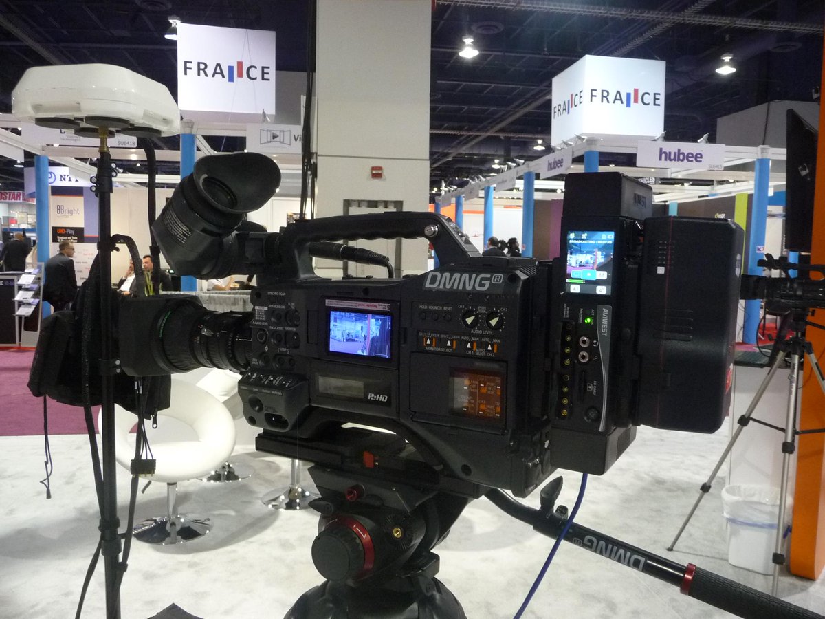 Mediakwest's tweet photo. Transmission #caméras live n'importe où avec AVIWEST (#IP #émetteur #encodeur #live @Aviwest )
http://t.co/JfkmesRQIR http://t.co/9q8v7R3qU2