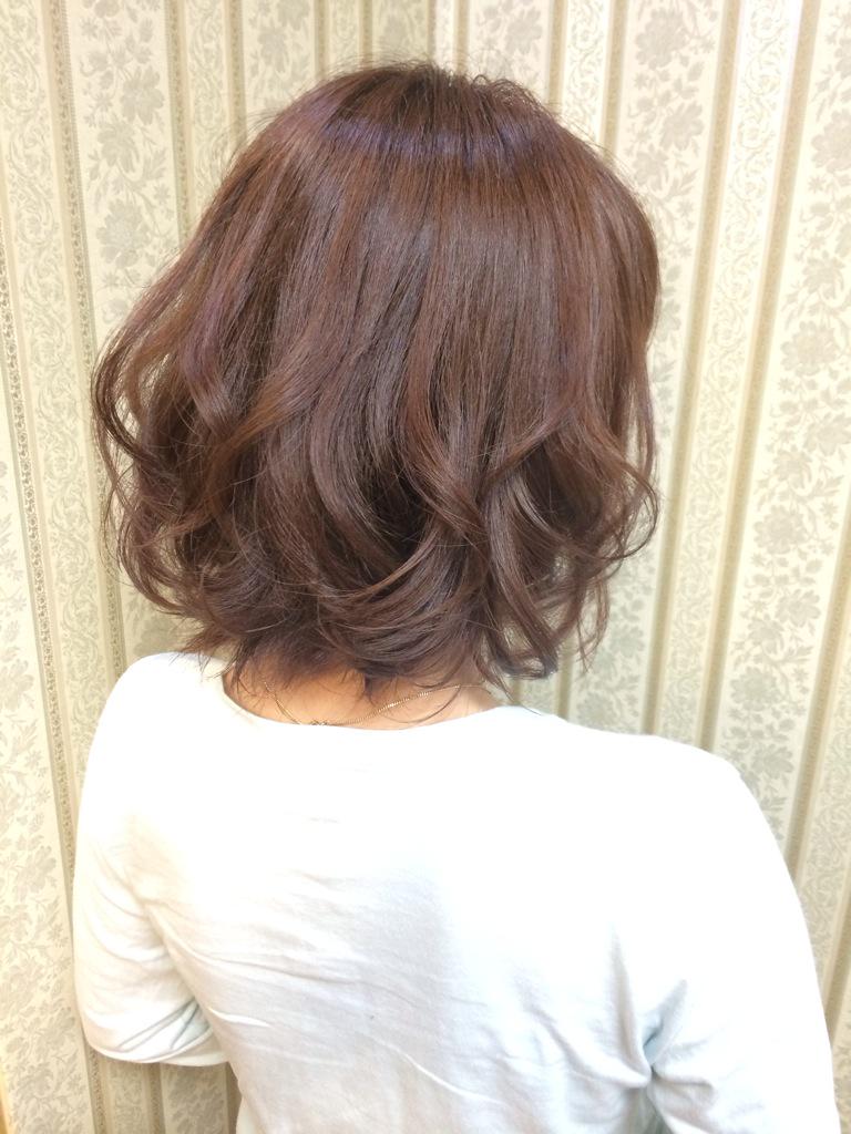 シャンテグラム A Twitter ヘアスタイル紹介 ブリーチなしのチョコレートブラウンカラーリングに 毛先にふんわりランダムパーマ 肩ハネする長さでも毛先にパーマをかければ 雰囲気良くまとまります Http T Co Ixlws5yjup