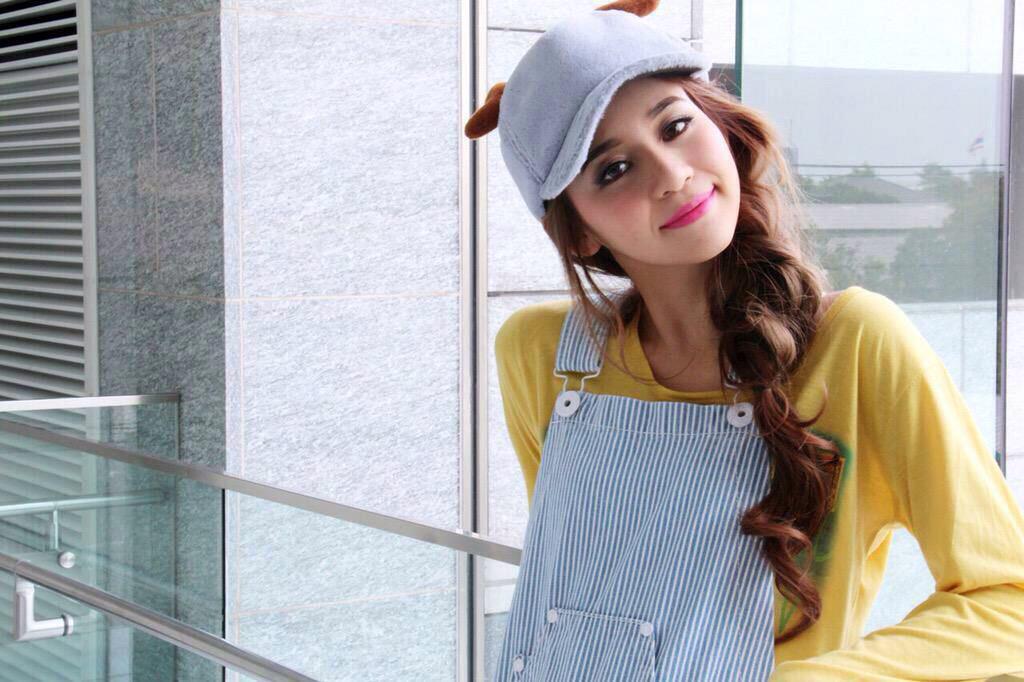 Nchamat's tweet photo. พาสาวสวยมาทักทายตอนบ่ายจร้า  คิดถึงมากๆ ขอบคุณรูปสวยจร้า Cr.Fcบ้านแน่น @NanJiraAF10 http://t.co/5rXkYAumlg