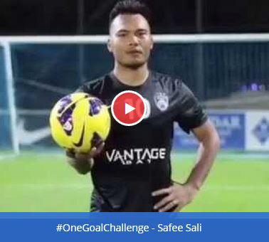theafcdotcom's tweet photo. Malaysia's @SafeeSali_10 challenges @Baihakki06 (#SIN) + @bepe20 (#IDN) = #OneGoalChallenge: http://t.co/BWtC7H4HUK http://t.co/CZNYytR0rz