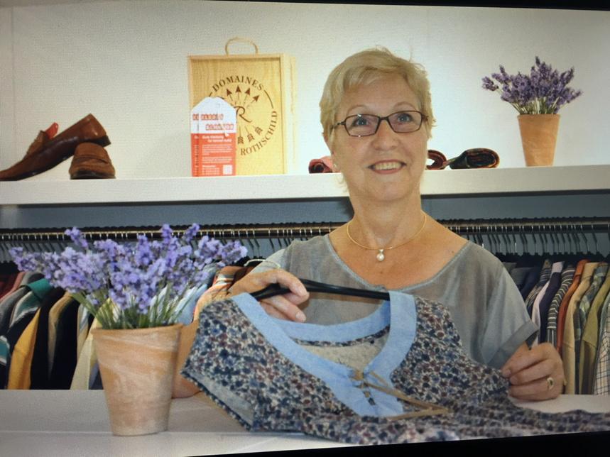 SandraDroege's tweet image. Gute #Kleidung für kleines #Geld. 'Klederschnoor' ist die neue #Boutique der #Caritas für #Bedürftige in Bremen.