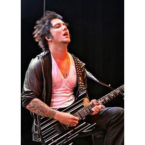 Happy Bday Synyster Gates - guitarist extraordinaire
stay awesome af 