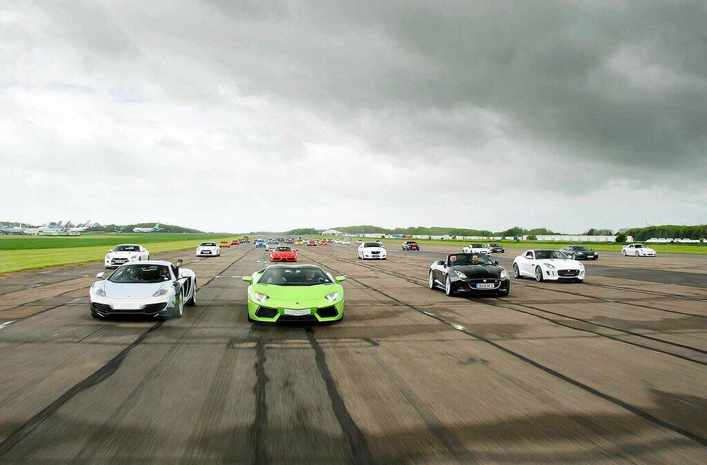 VMax200mph's tweet image. Our #Lamborghini #Aventador taking prime position in this line up at #Hypermax #VMax200