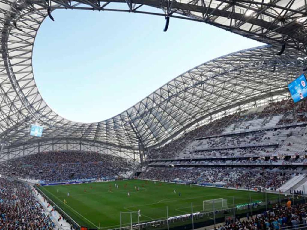 PlayFav's tweet image. RT. Vélodrome.                  Fav parc des princes.                        Tu me follow jte follow