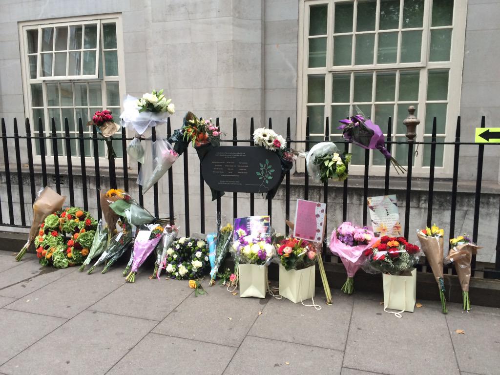 Ten years on we remember the victims of 7/7 and praise the brave doctors that helped that day #walktogether