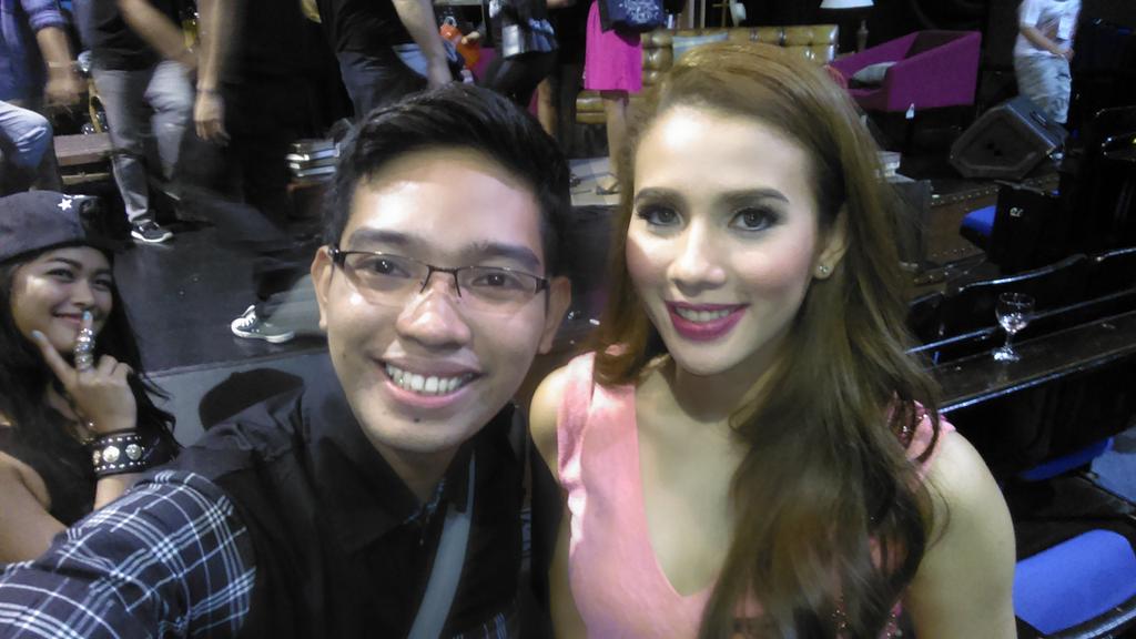 AdorableKarylle's tweet photo. RT @joseph2686 With The Real Karylle
#Karylle @anakarylle
#nextattractionconcert http://t.co/xRqlhZkKj2