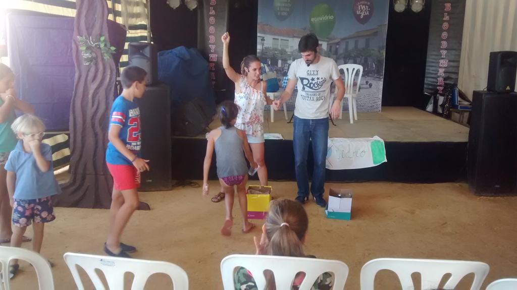 Ecomimesis_SCA's tweet photo. Comenzamos la campaña de @ecovidrio en @AytoGines el pasado domingo. Descubre la gira en http://t.co/rxr7AT5o9p http://t.co/uAVQboElub