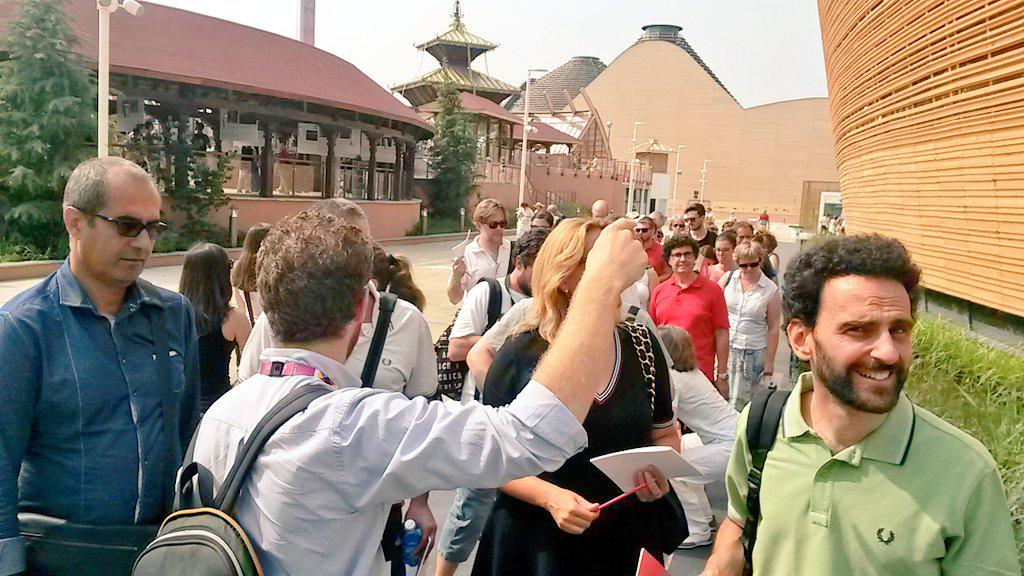 COMO2015's tweet image. #Exponiamocidai #Startuptoolkit inizia la giornata a @Expo2015Milano: primo step Padiglione #Irlanda @comofarm