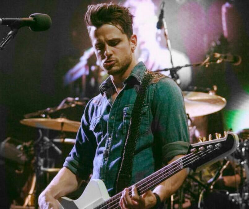 KtyLovesKoL's tweet photo. Happy #JaredFollowillTuesday 
@BalestrinDagmar @MosesMac10 @marrymematt @Ahaa_Shake @baconfollowill @CaDonnahRocky http://t.co/LScBrETz14