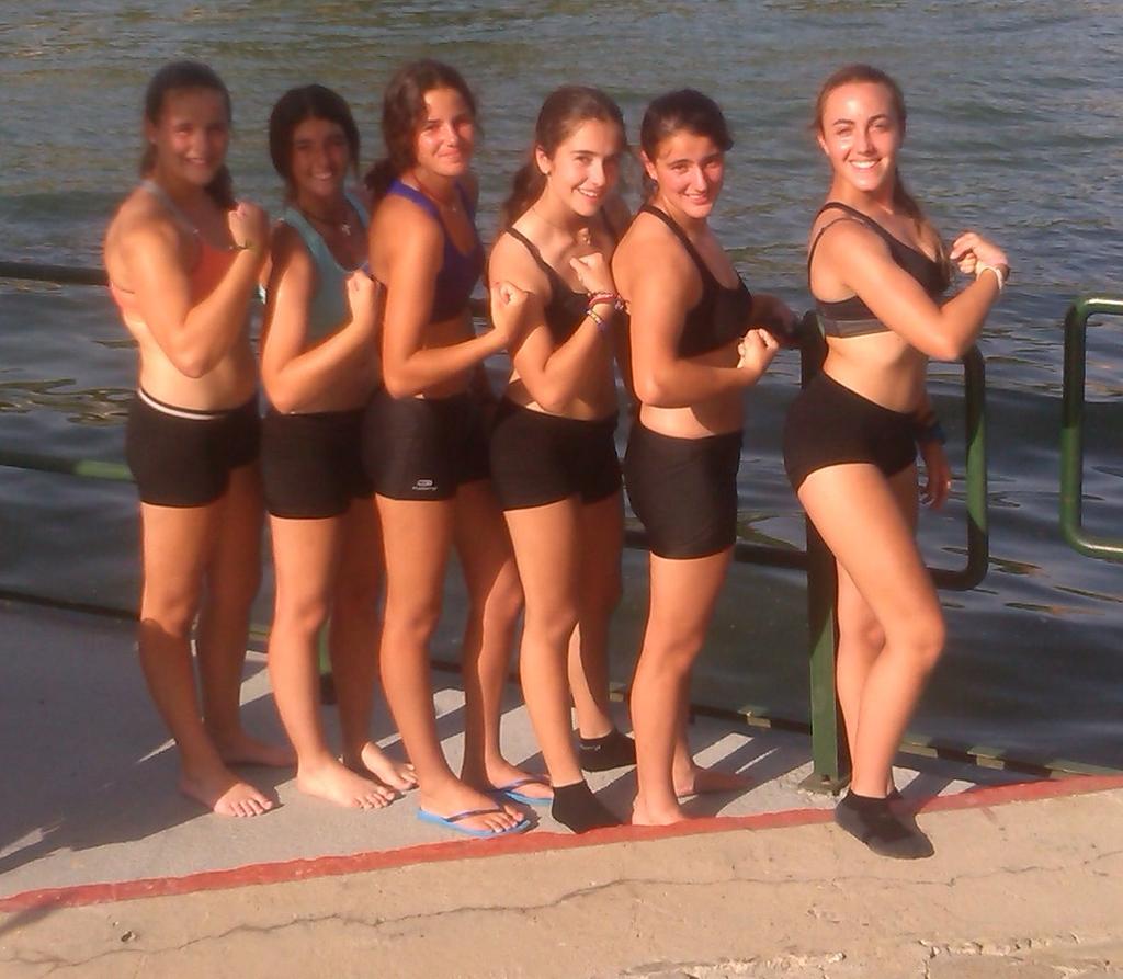 sarita_rcl's tweet photo. Que no me las cambien 🚣🔝 @canivell99 @Martita_rcl @Patricia_Lobo15 #elviraa #soleee  💪 😊 💞 http://t.co/XPQsH8YNc9