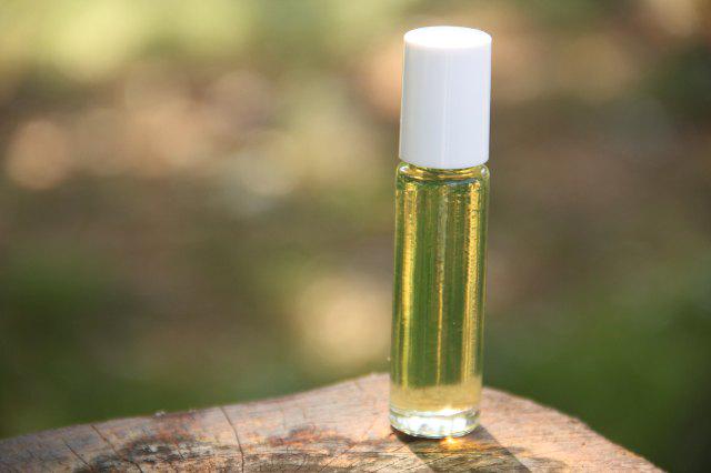 AmethystCave13's tweet photo. #essential #oils make luxurious perfumes, skincare recipes and have healing properties http://t.co/t9nIsiU1Ak http://t.co/WJWIbv6il5
